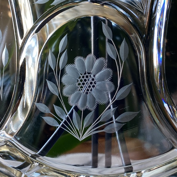 Vintage W.J. Hughes 10.25” Cornflower Etched Scalloped Divided Relish Platter - Picture 5 of 11